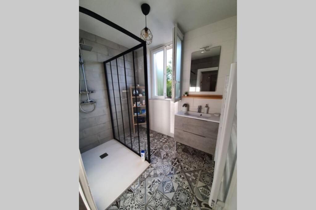 Appartement Spacieux, Wifi ,Cafe A Volonte Blaye-Les-Mines Kültér fotó